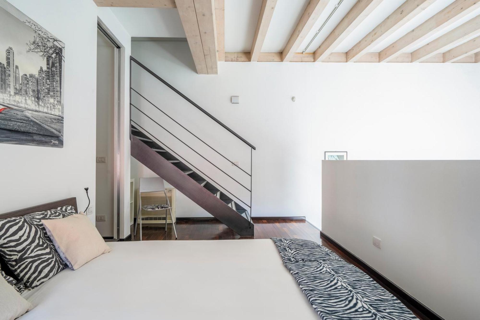 Appartamento Red Lofty Milano- Loft Moderno Comodo Per Ippodromo, San Siro, Rho Fiera-mico E Politecnico, Parking Milano