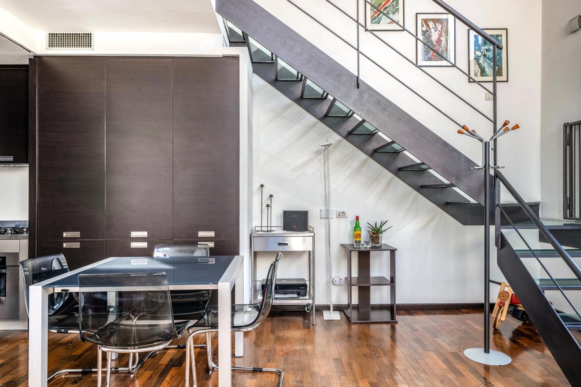 Appartamento Red Lofty Milano- Loft Moderno Comodo Per Ippodromo, San Siro, Rho Fiera-mico E Politecnico, Parking