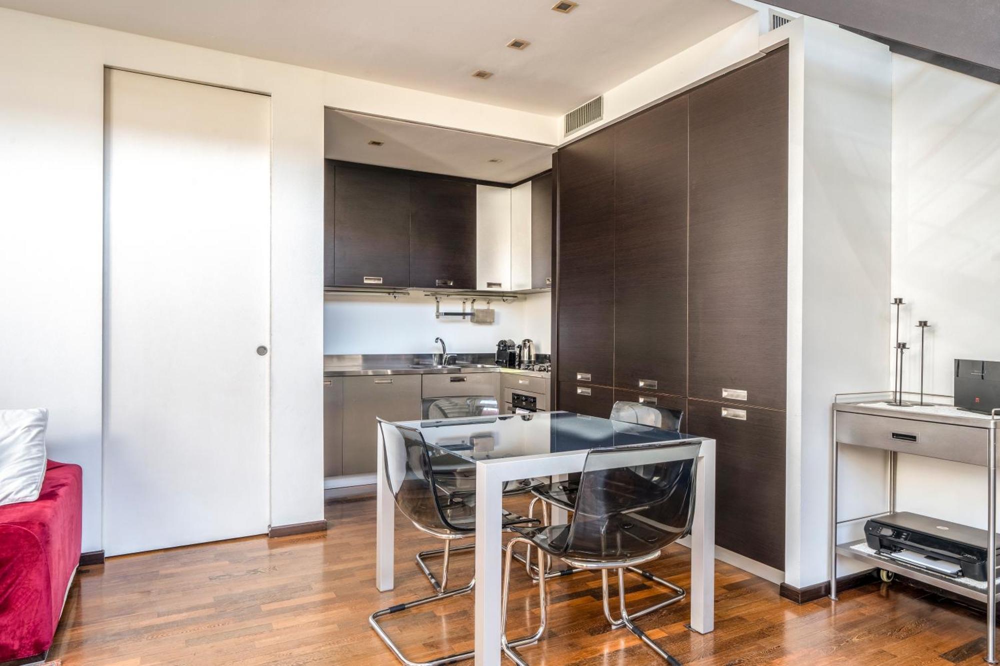 Appartamento Red Lofty Milano- Loft Moderno Comodo Per Ippodromo, San Siro, Rho Fiera-mico E Politecnico, Parking Milano
