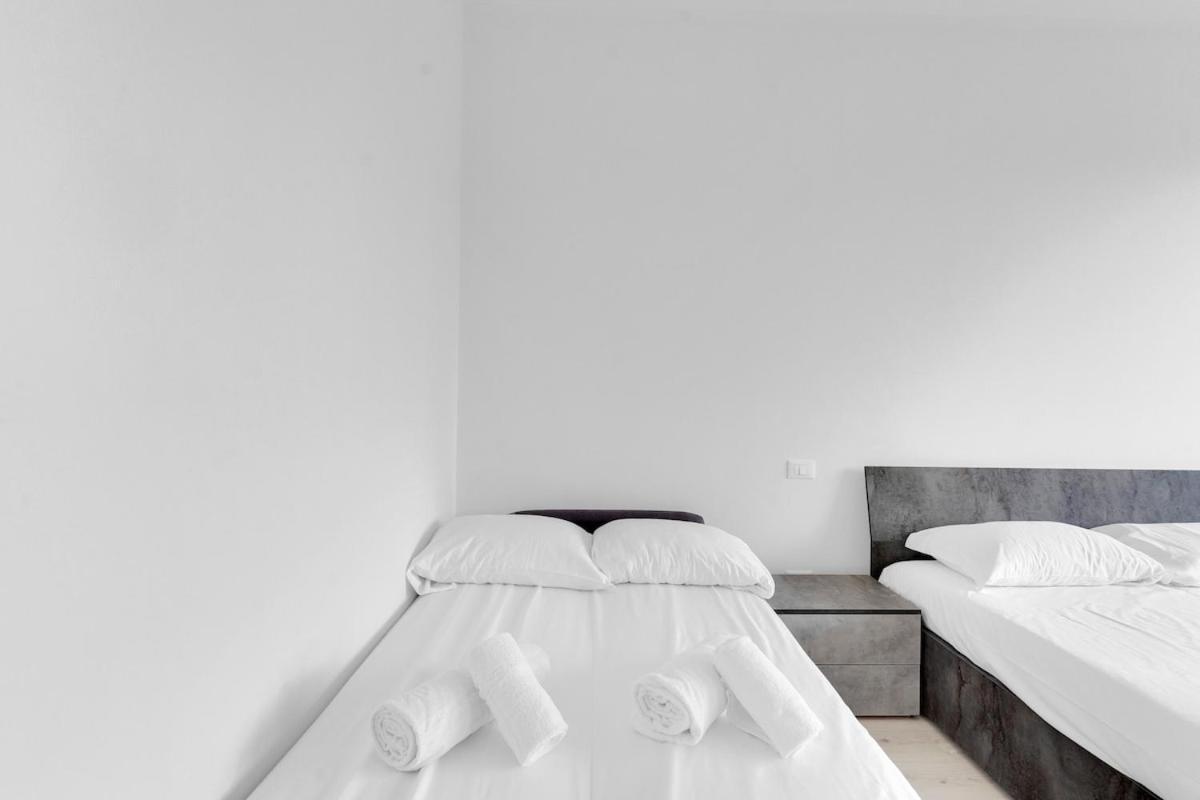 Metro M2 Famagosta-appartamento X5-self Check-in Apartment Milan