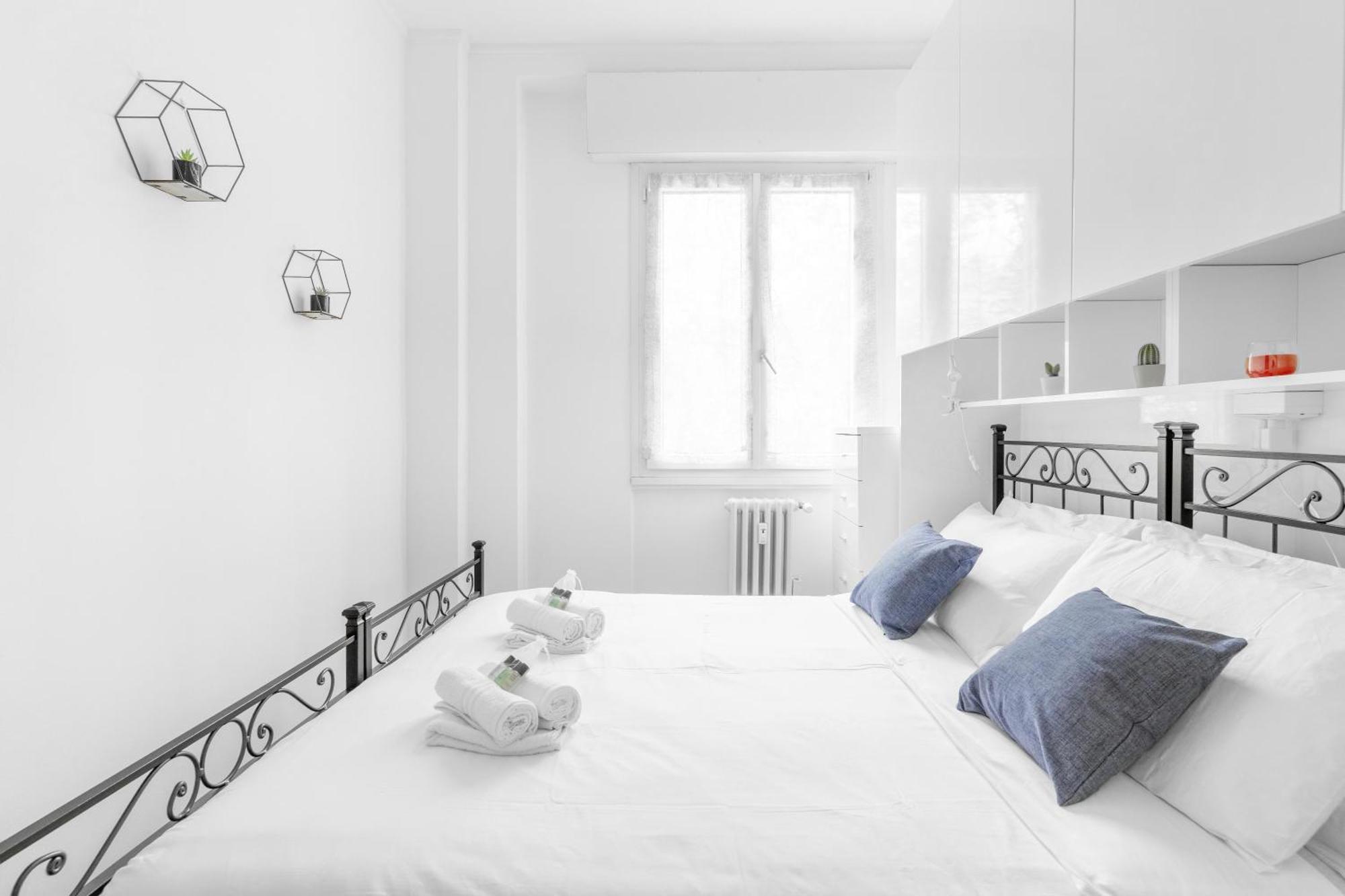 Lejlighed Luxury Dream - Duomo 10min Free Fast Wi-fi And Ac Train Station Porta Vittoria 290mt *