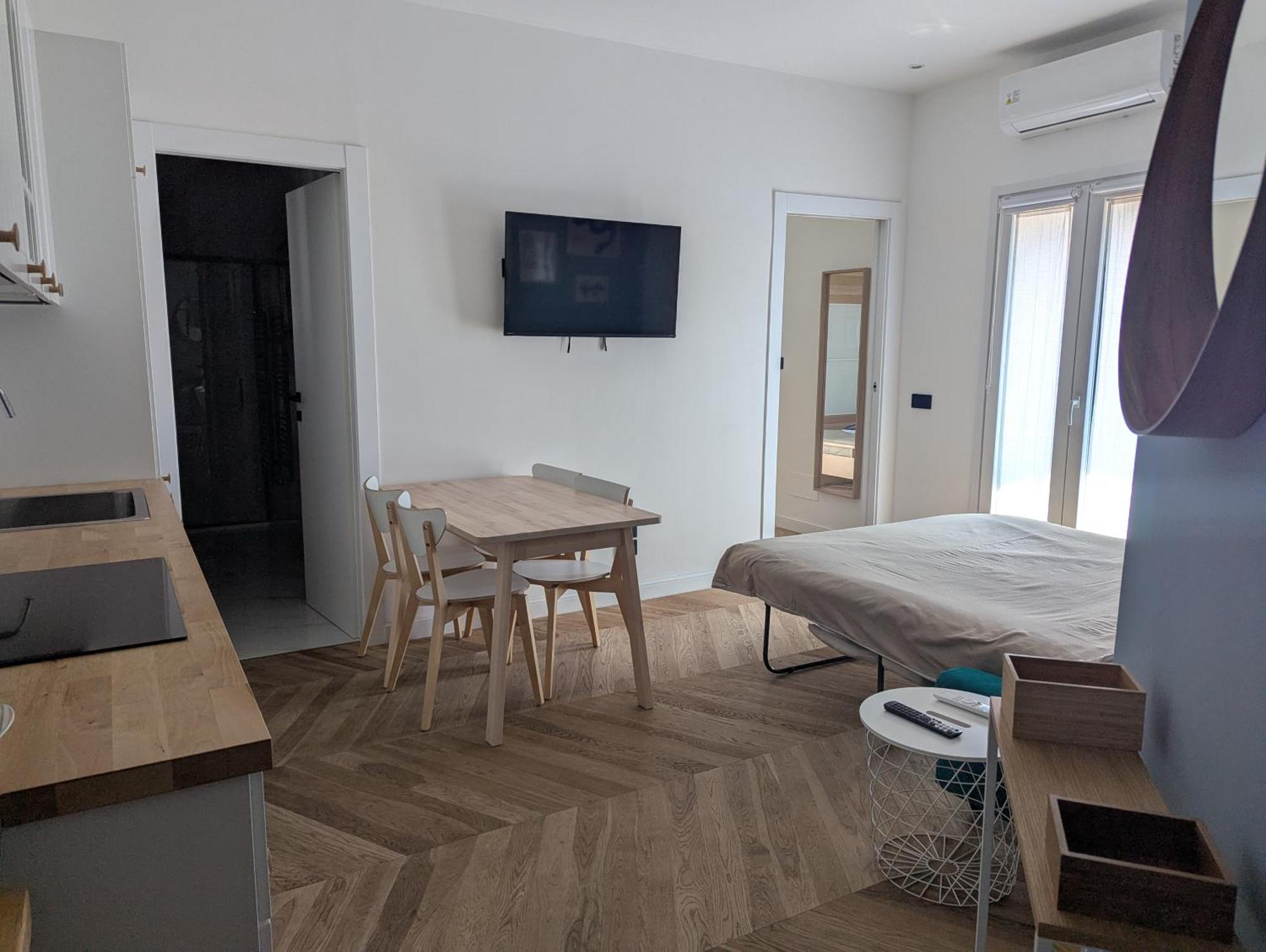 Bright 2-room For Friends And Relatives Milaan