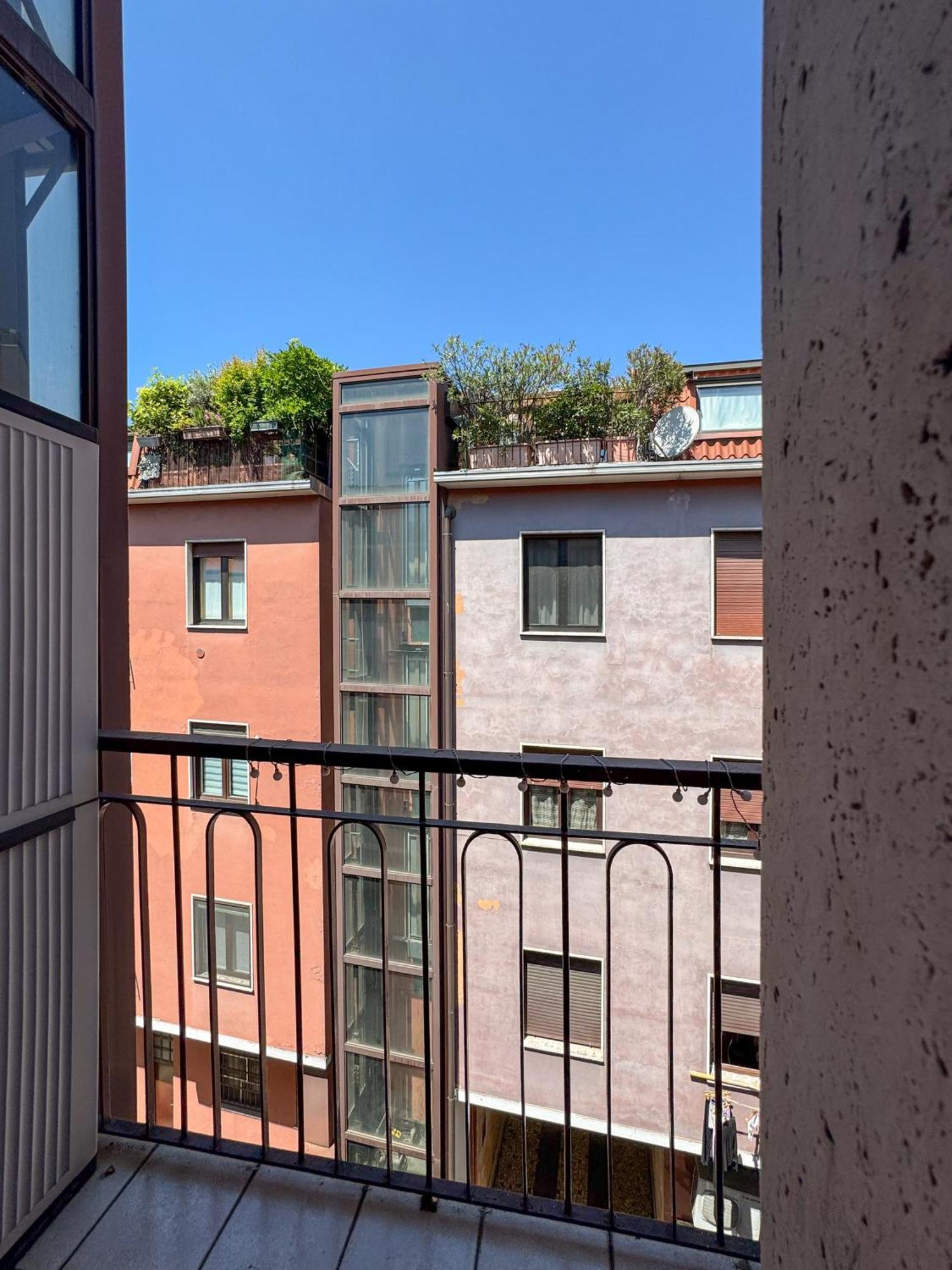 The Golden Floor - New Bright Milano