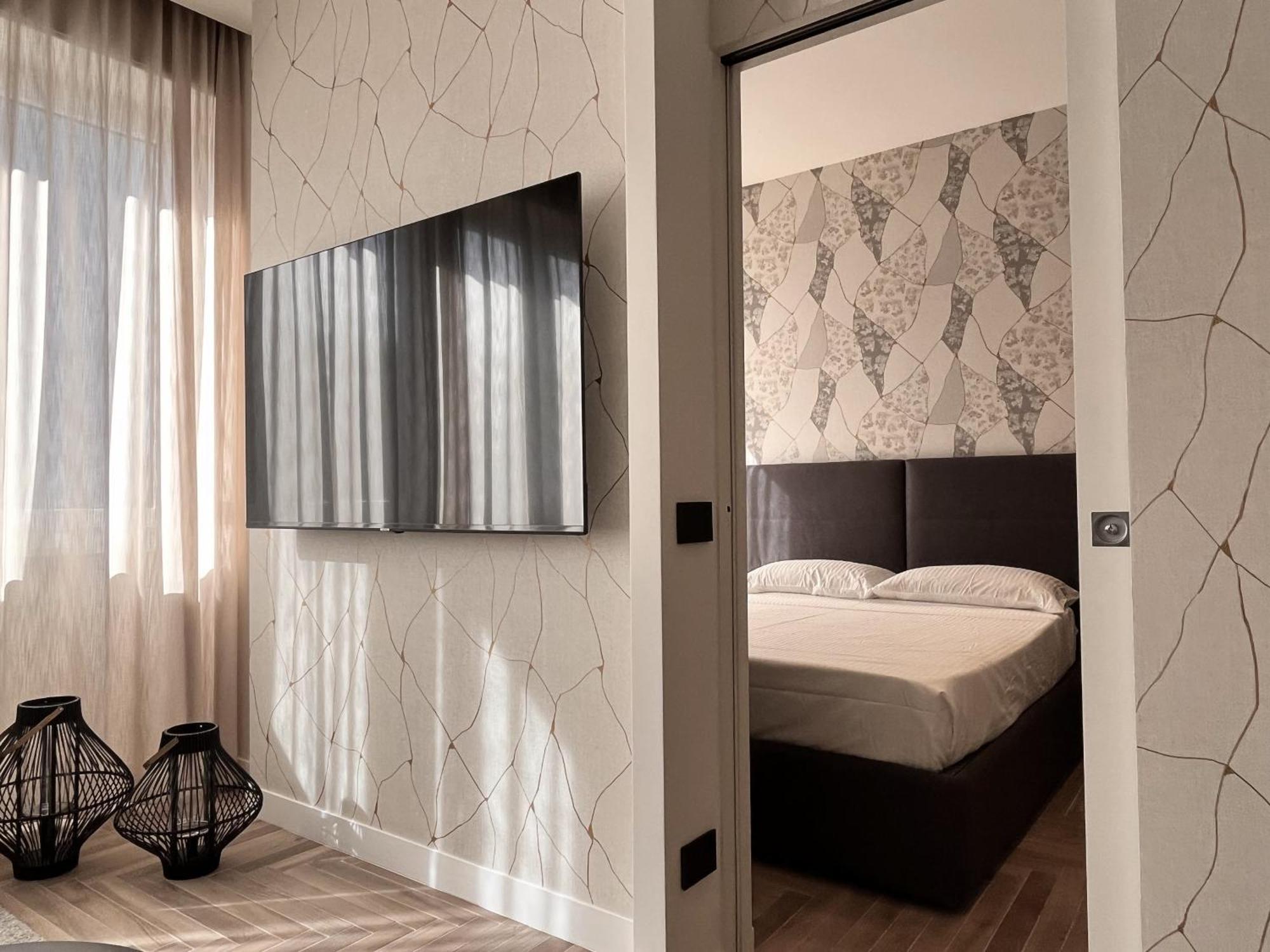 Yls Luxury * Milaan
