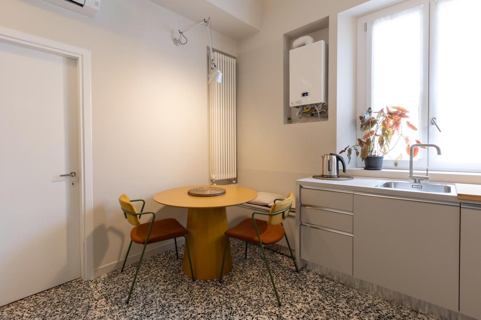Newly Renovated Two-room * Milano