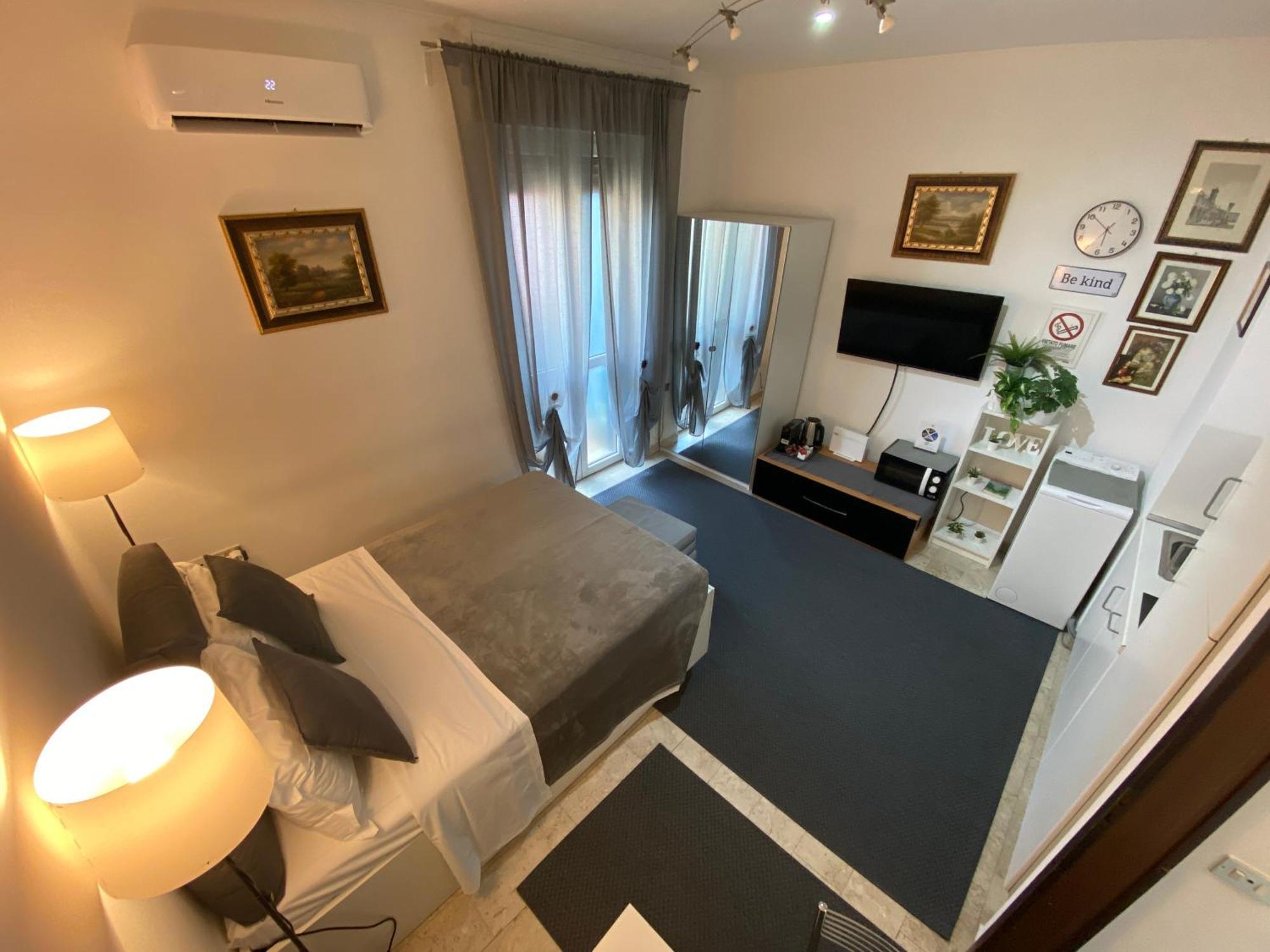 Short Rent Porta Vittoria Apartment