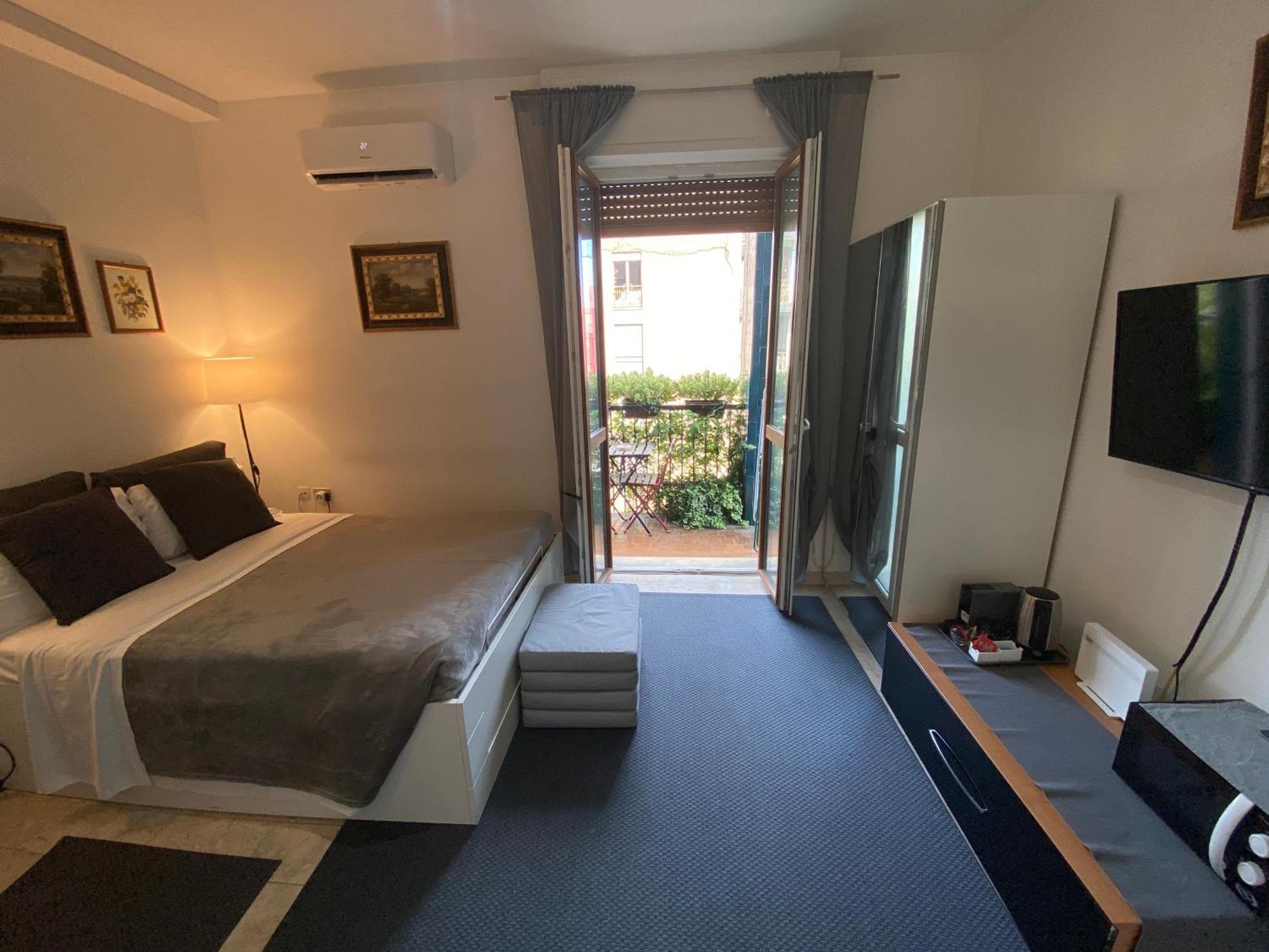 Short Rent Porta Vittoria Apartment *