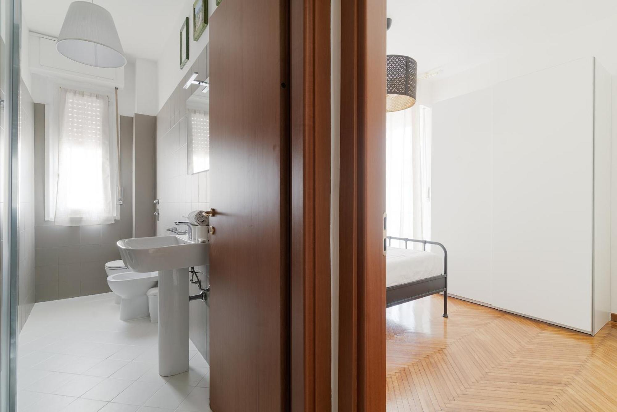 Guesthost - M1 Pasteur With Balcony Appartement