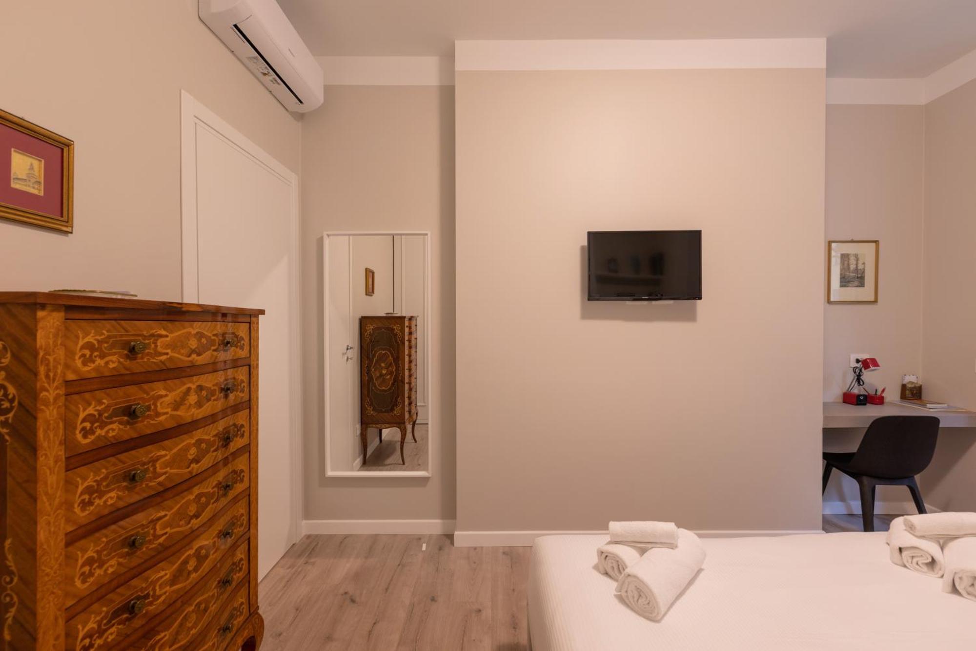 Wonderful 2 Bedrooms Fiera Area - Mirable Pm Leilighet Milano