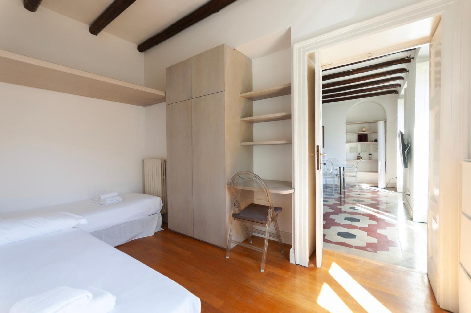 Youhosty - Nerino 10 * Milan