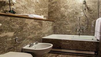 Royal Suites Hotel