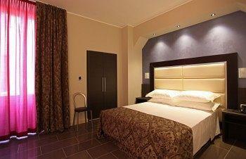 Hotell Five 3*