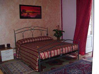 Gasthof Cheta 2*