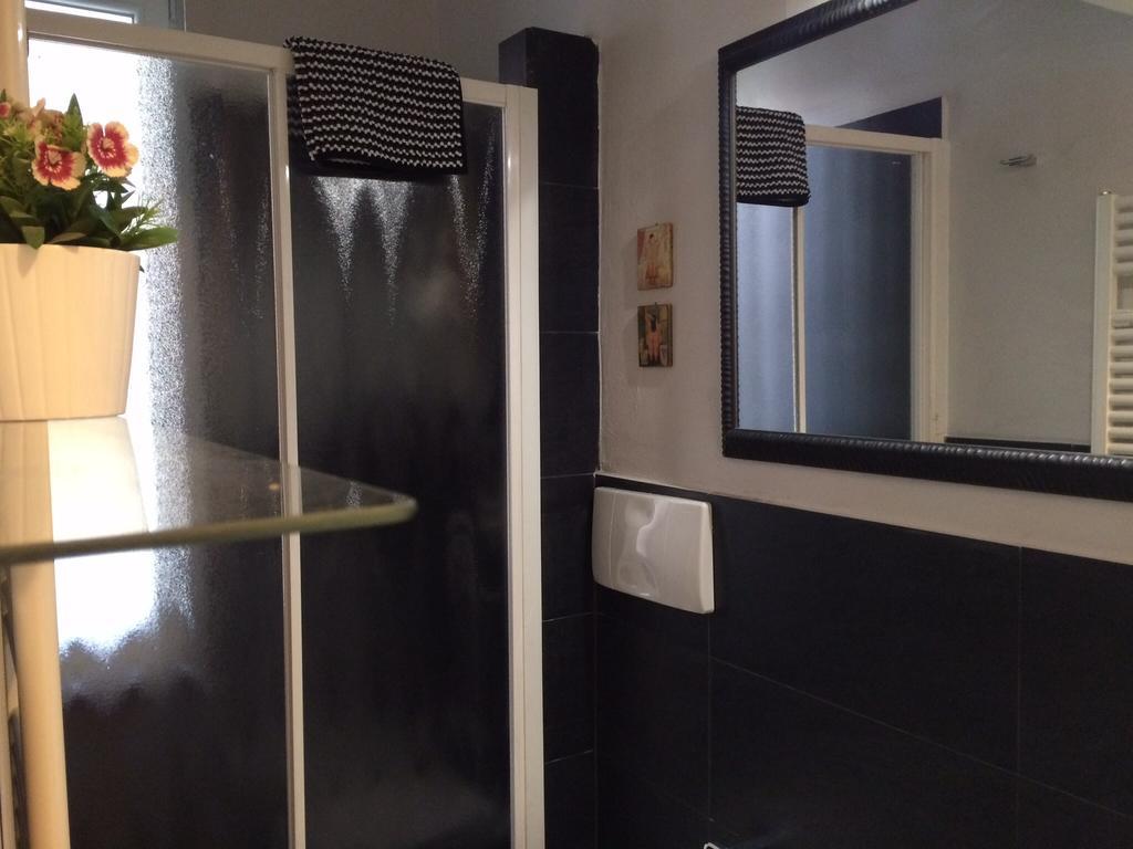 Kibilu - Via Confalonieri - Stazione Garibaldi - Zona Isola *