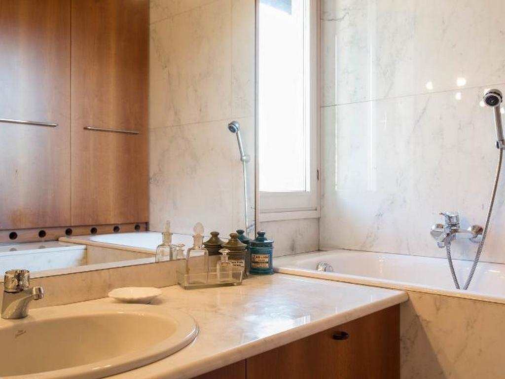 Roomy Duomo & San Babila Milano