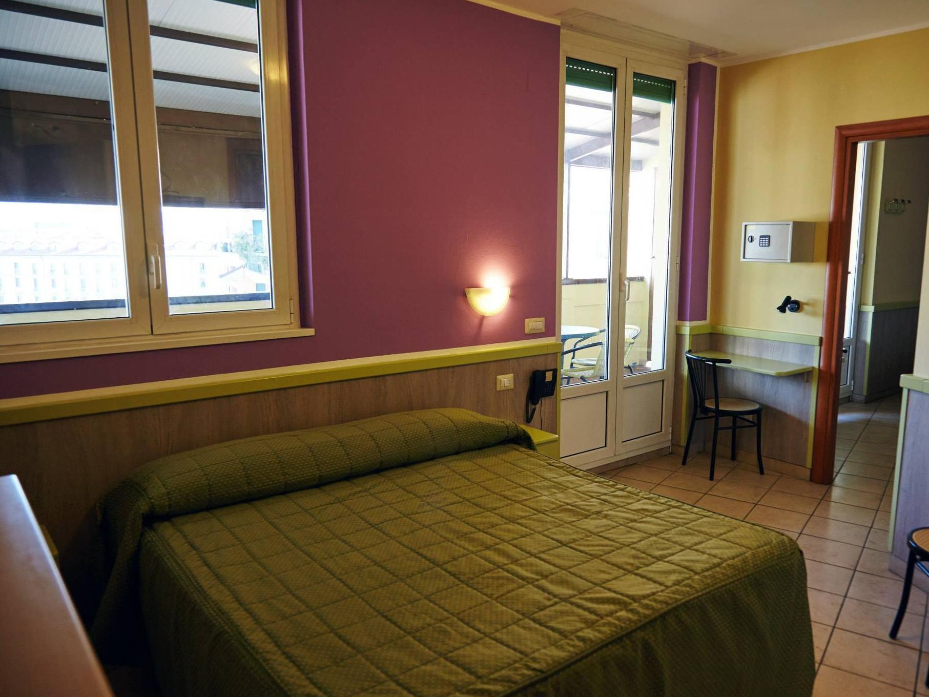 Arco Romana 3*