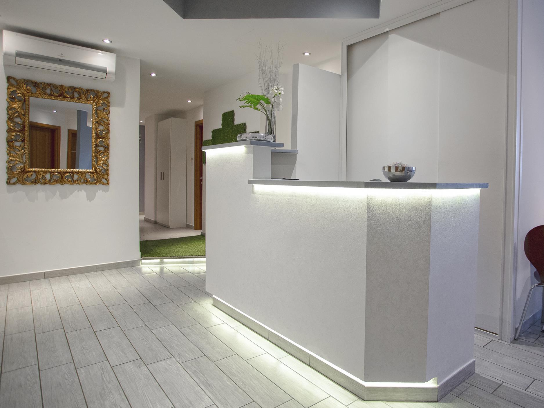 Av Hotell