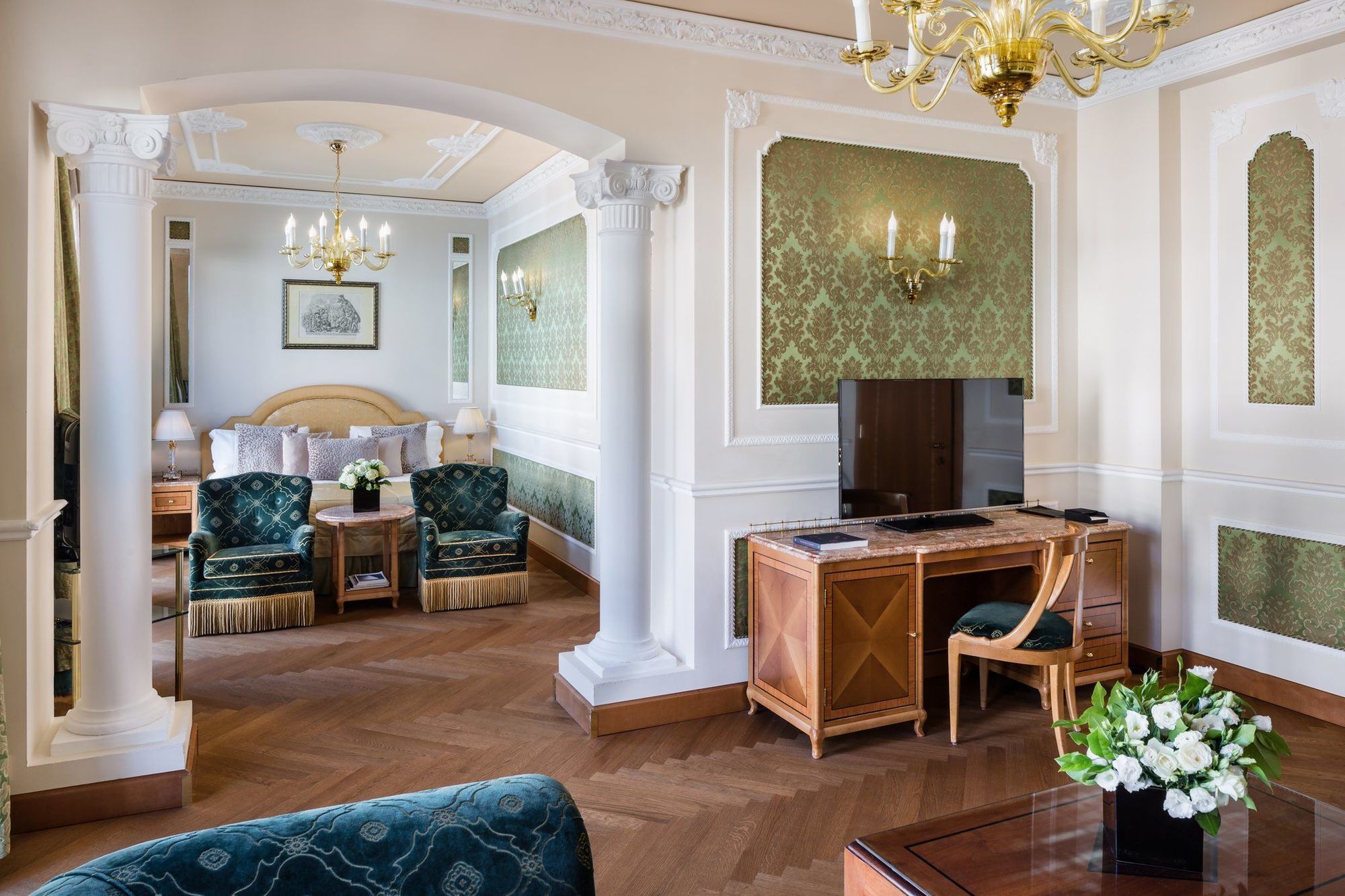 Hotel Baglioni Carlton - The Leading Of The World