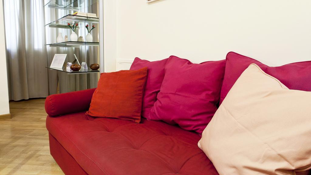 Apartment Italianway-fiori Chiari Milan
