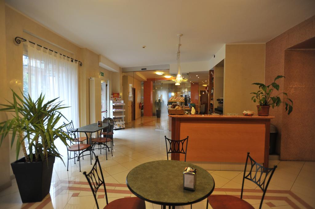 Hotel Rosa 2*