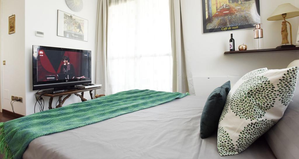 Altido Victorian Apt For 2 With Balcony And Free Parking Milan
