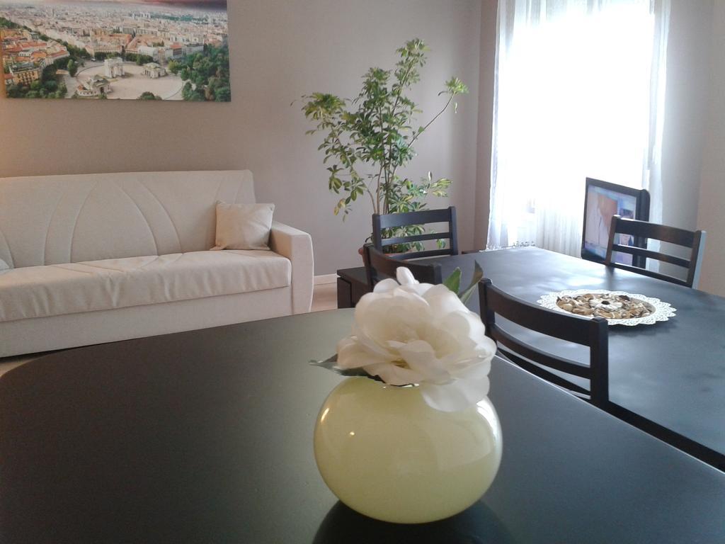 Certosa 3 Bedrooms Appartement Milaan