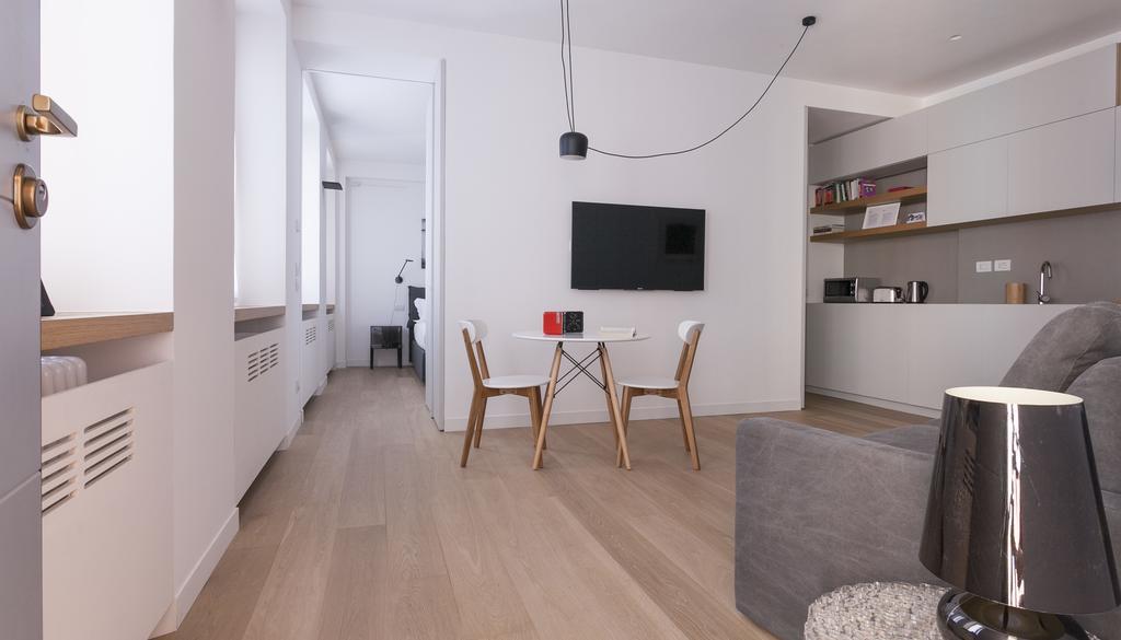 Italianway-corso 6 * Milano