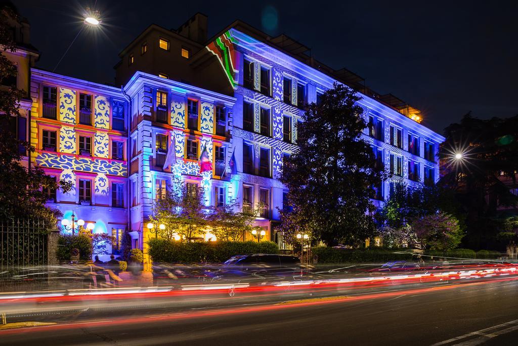 Baglioni Carlton - The Leading Of The World
