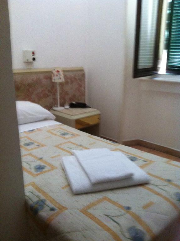 Gambara Hotel *