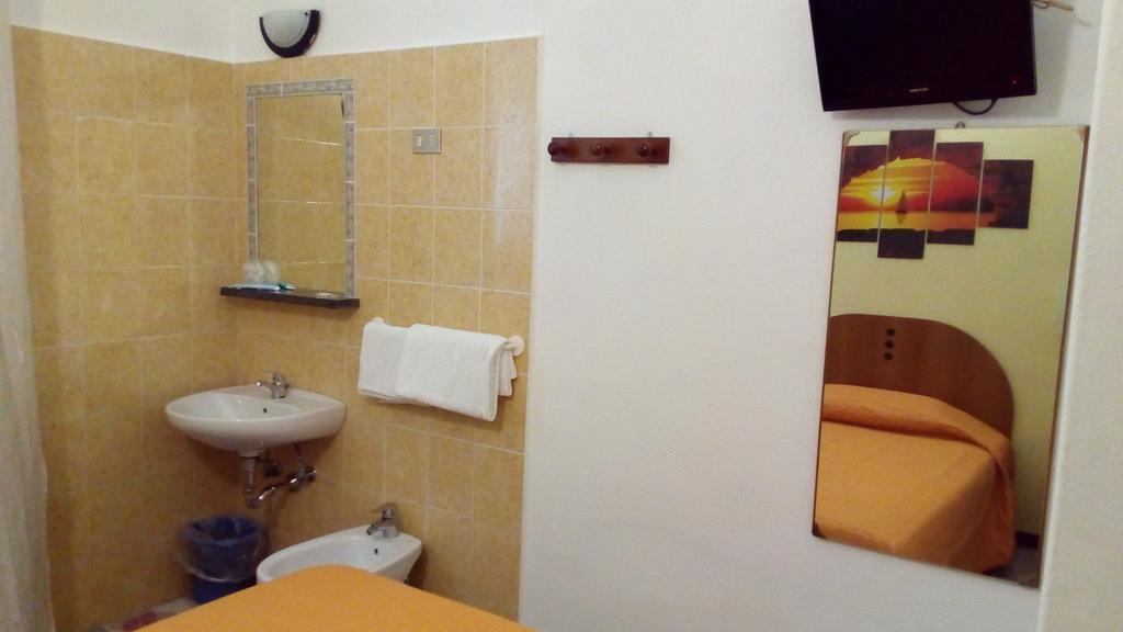 Tirreno Hotel *