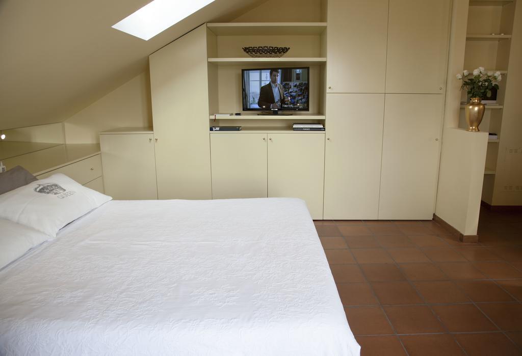Mansard Very Close To Duomo Milano