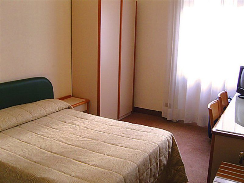 Mokinba Cristallo 3* Milan