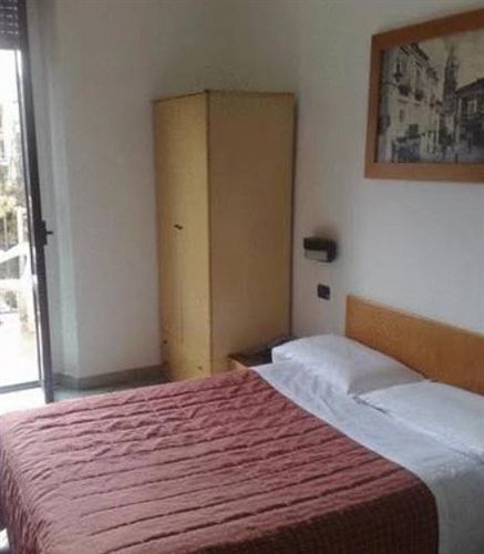 Paola Hotel