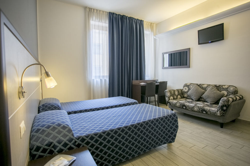 Av Hotell