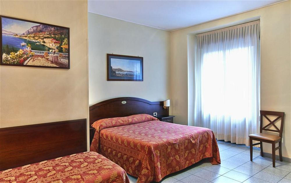 Pavone Hotell 3*