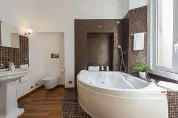 Royal Suites Hotel
