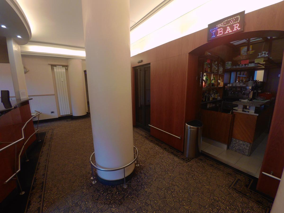 Hotel Ada 2*