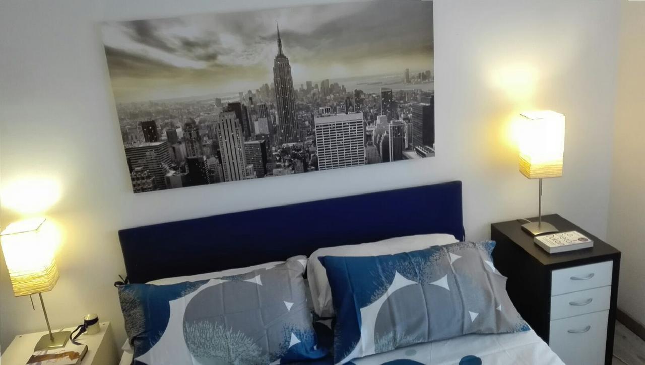 In Milano, Close To Undergrond M3 Apartment