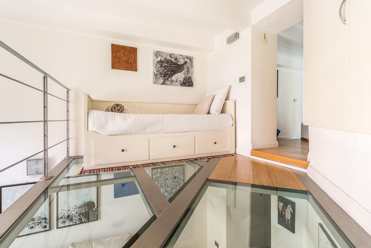 Alessia's Flat- Porta Romana M3 Apartment