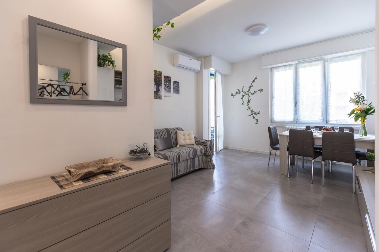 Business Balcony Flat Milaan