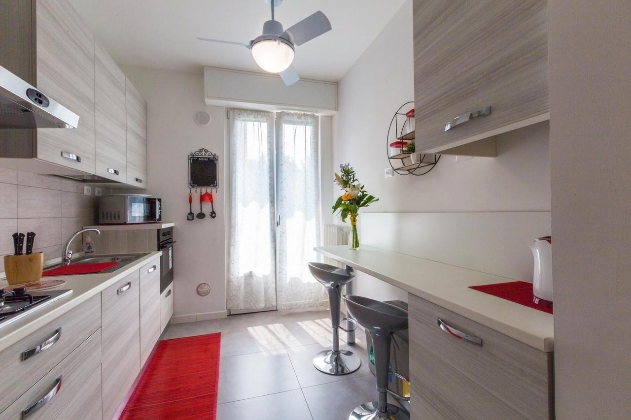 Business Balcony Flat Milaan