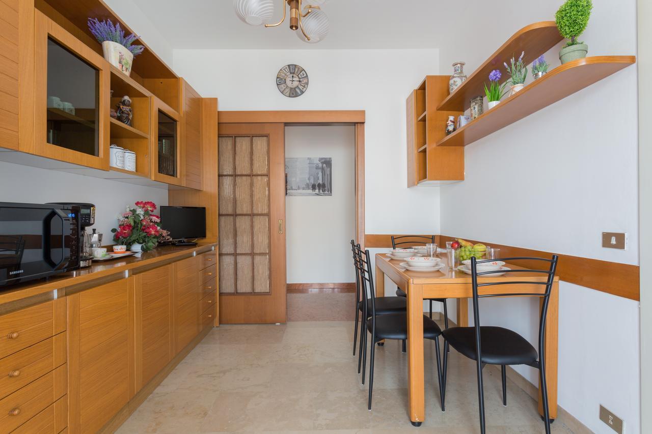 Apartment Cenisio Subway Flat