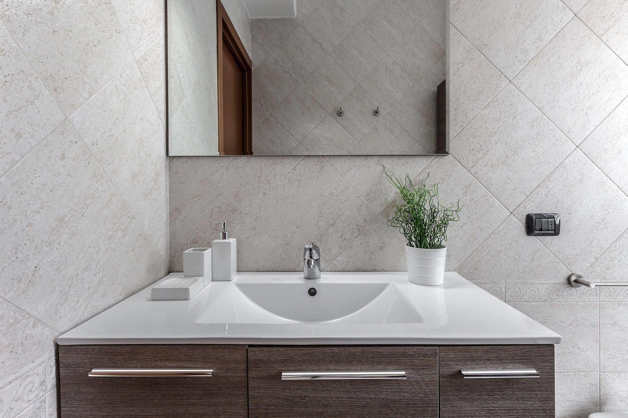 Suitelowcost Donatello Apartment