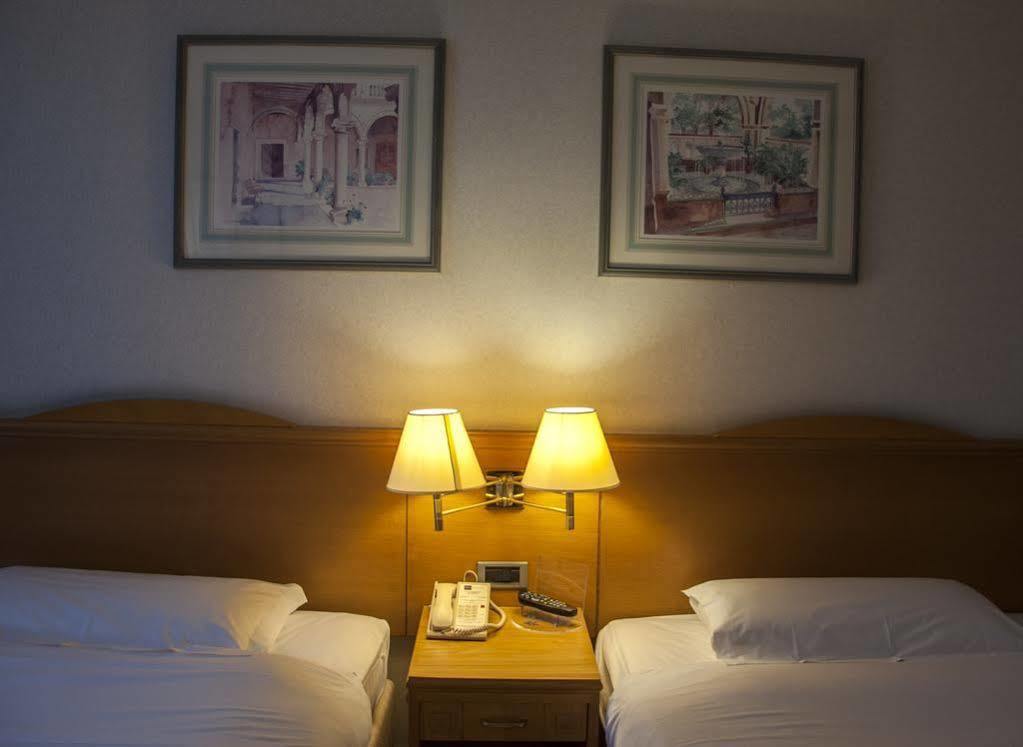 Ih Lorenteggio Hotel Milano