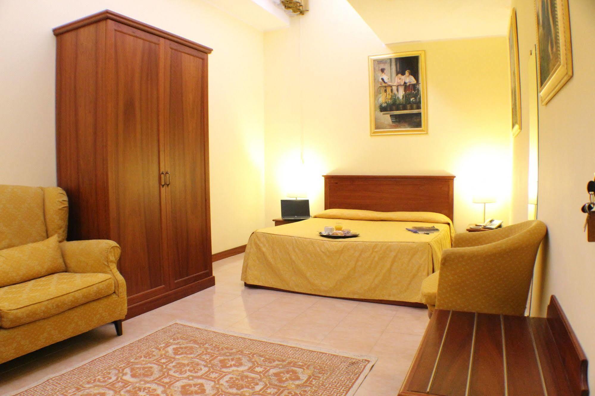 Hotell Certosa 3*