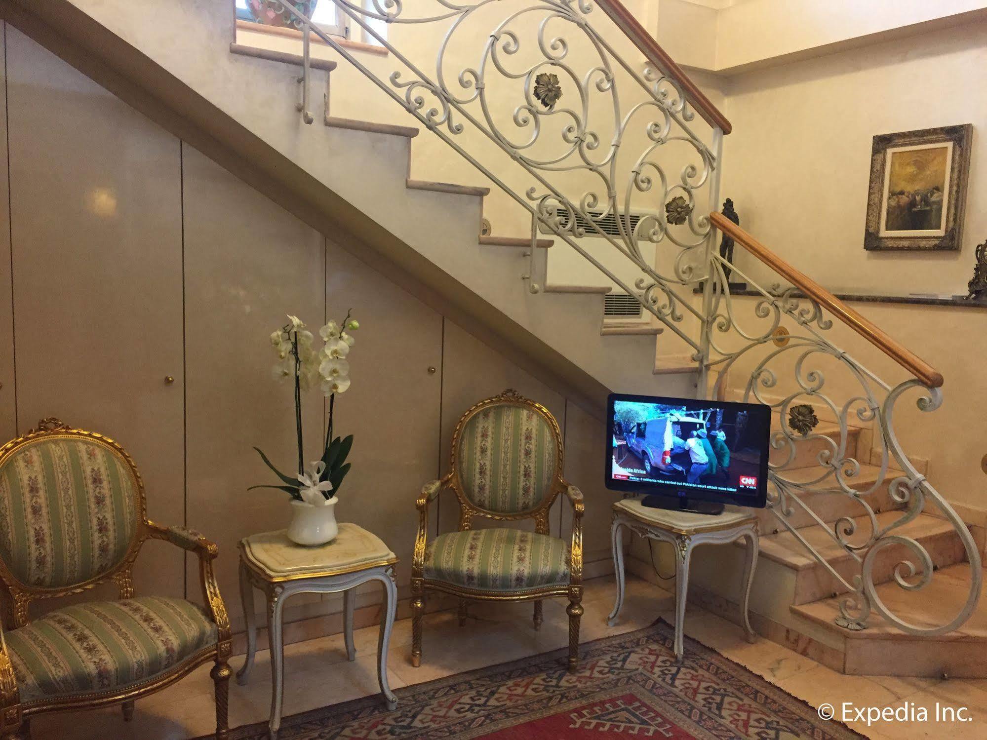 Boutique Dieci 4*