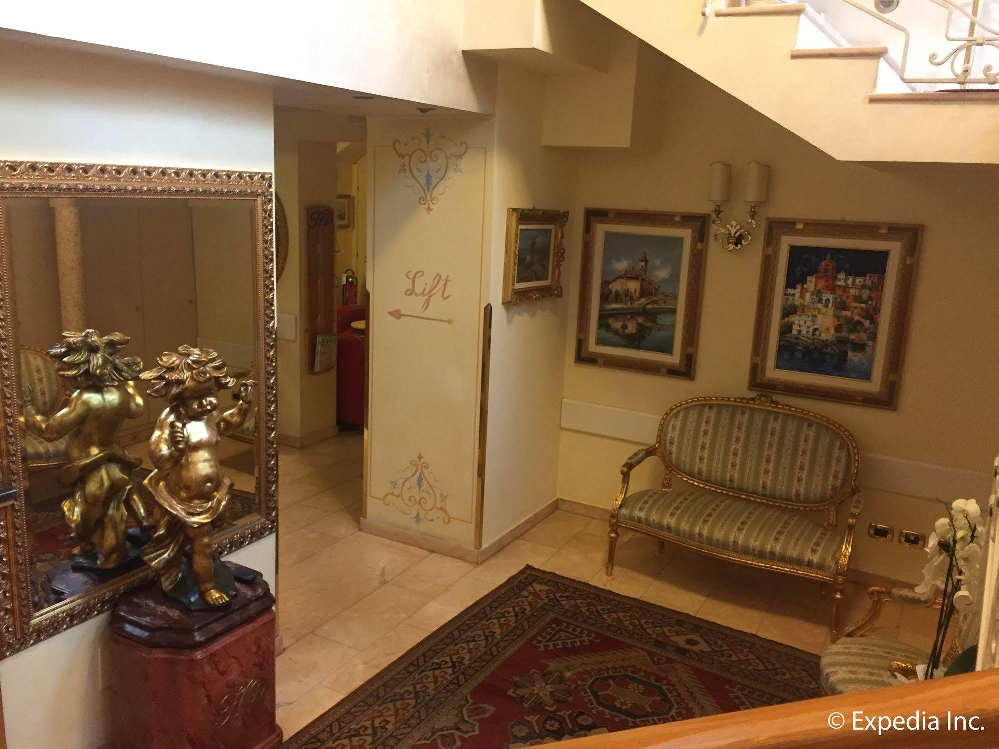 Boutique Dieci Milan