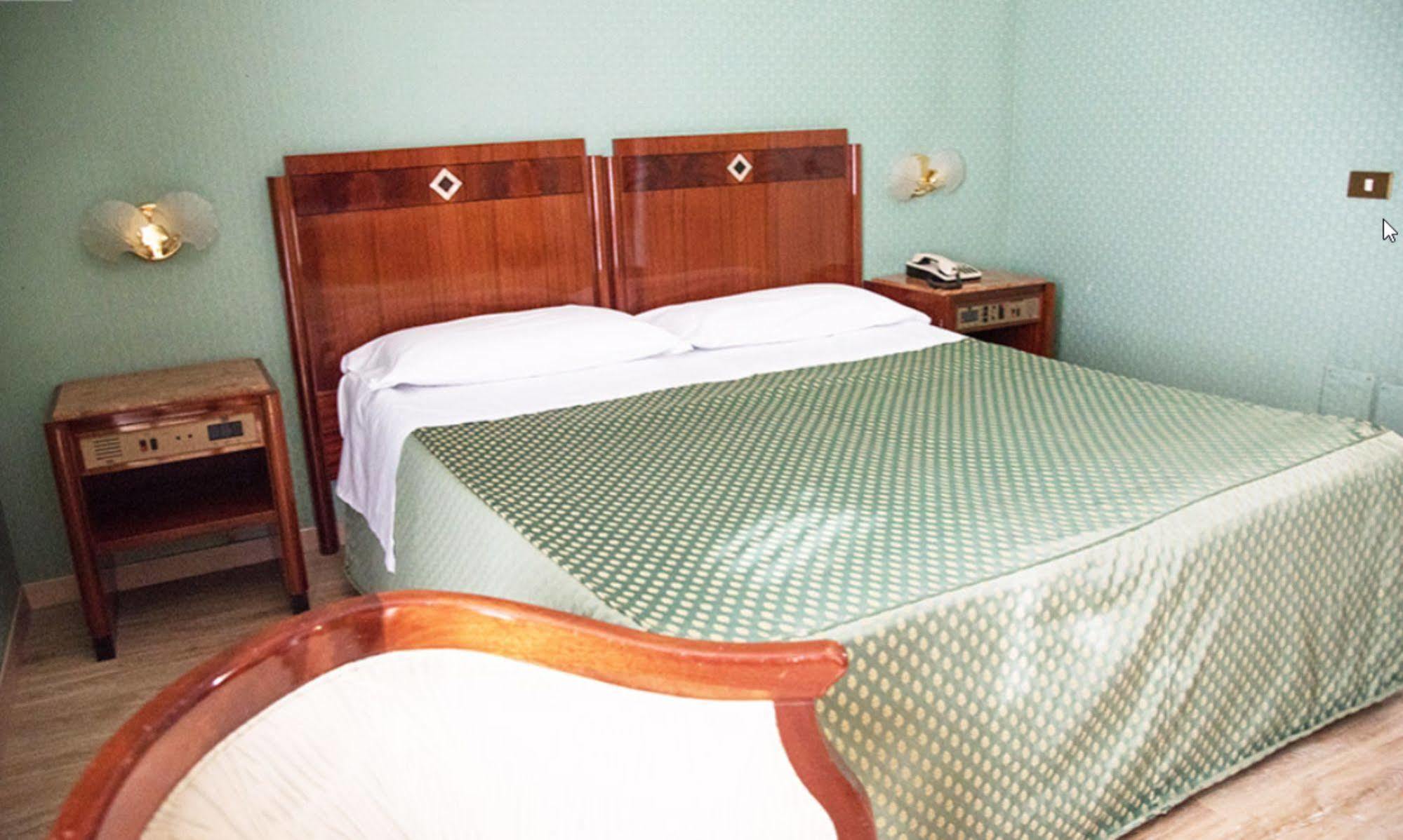 Jr Bocconi Hotel 4*