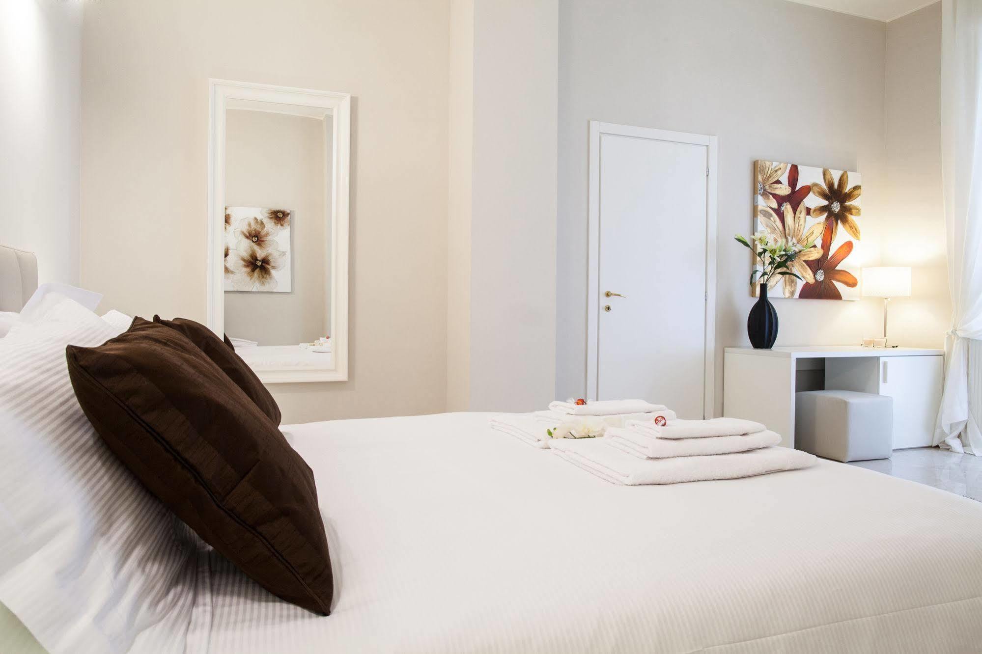 Hotel Royal Suites *