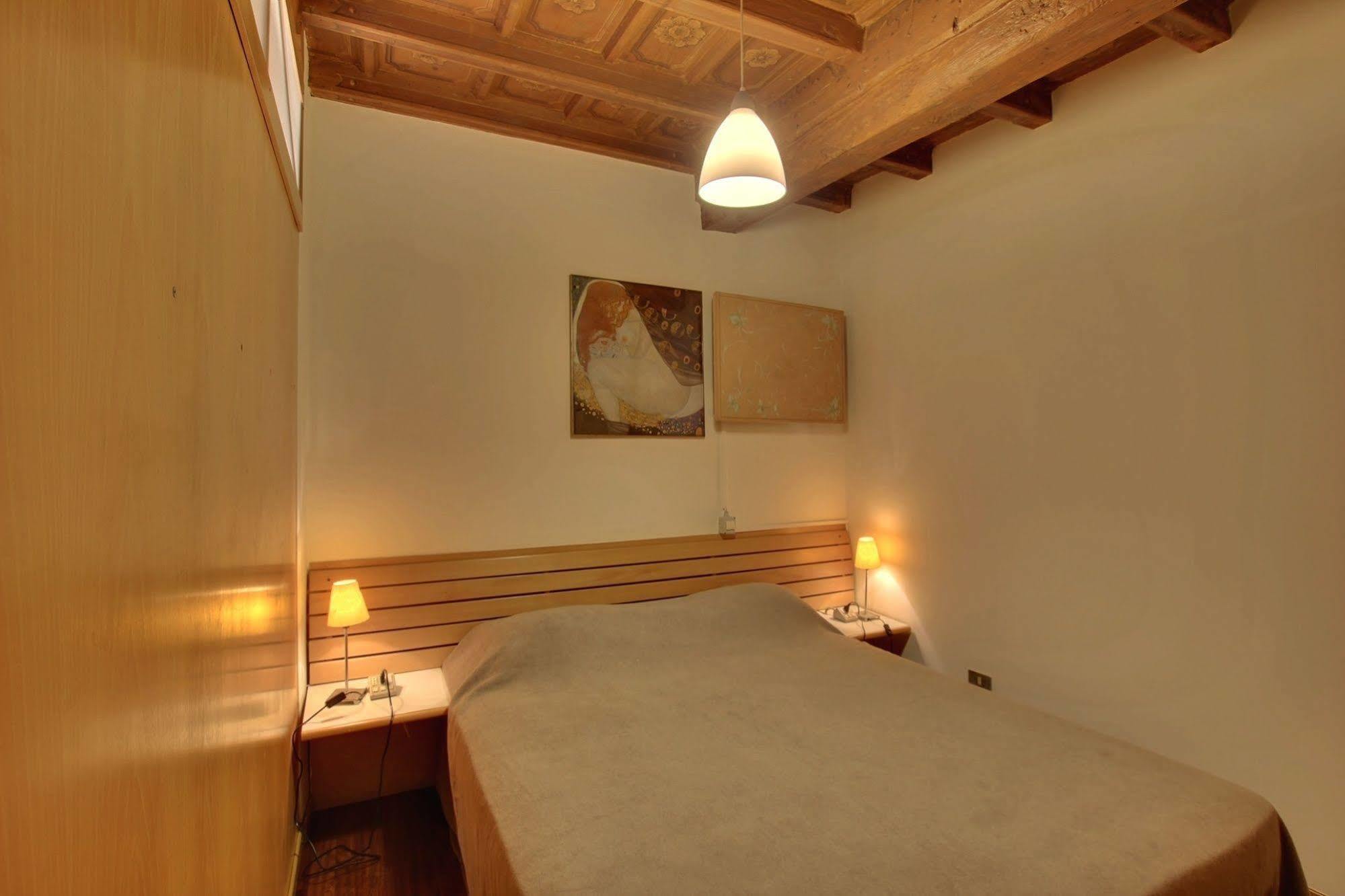 Royal Suites Hotel